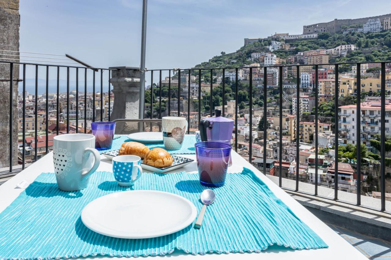 Apartamento Hostly - Tarsia 50-Beautiful Terrace On Nápoles Exterior foto